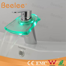 Robinet de mélangeur électrique de robinet de salle de bains de cascade LED Qh0816f